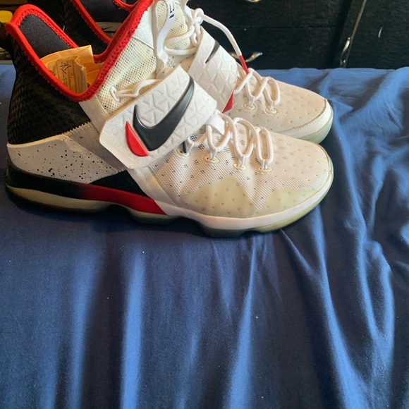 Lebron 14 size 13 - Picture 6 of 6